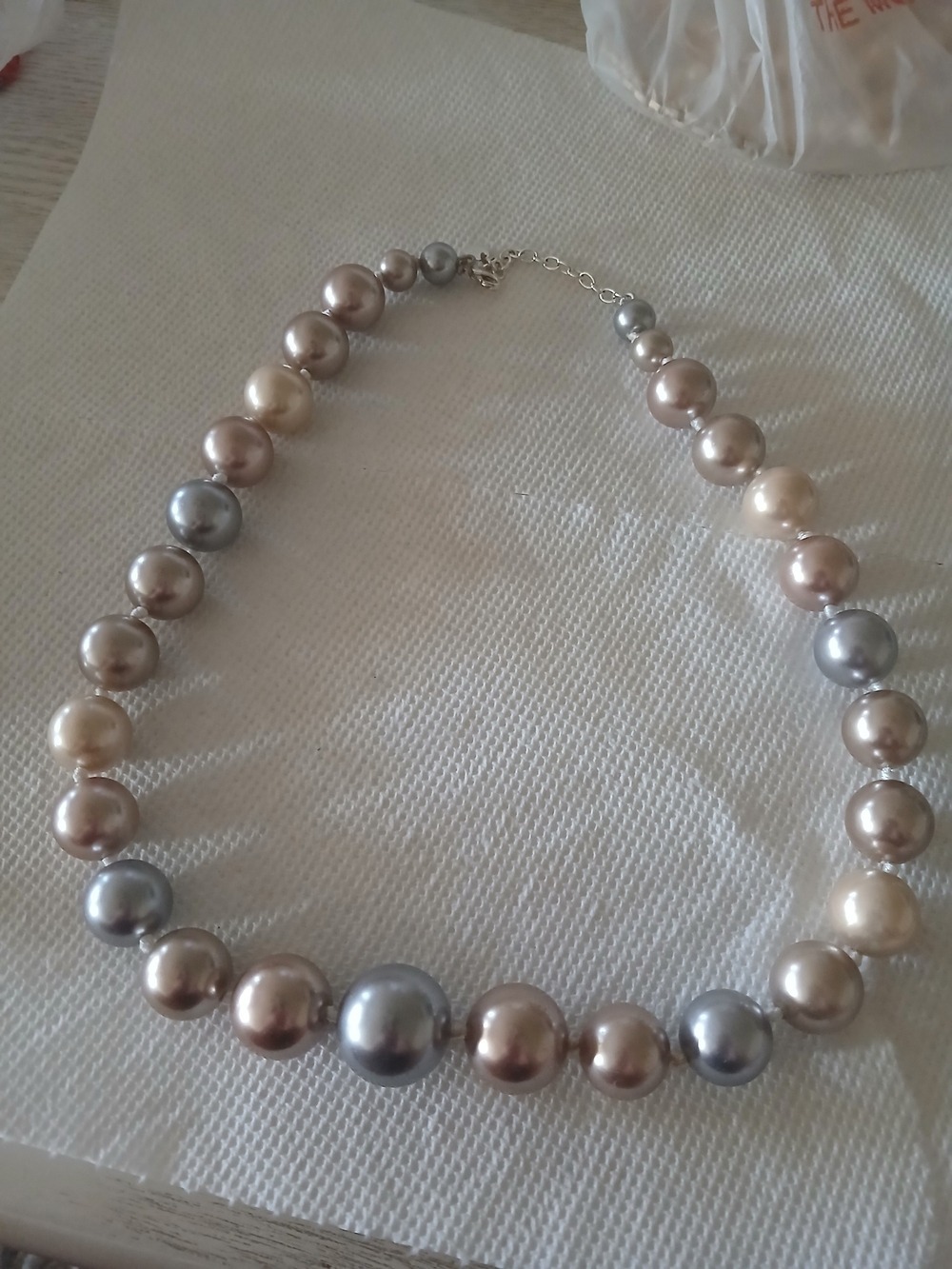 Vintage Cezanne Multi Tone Faux Pearl Necklace Champagne Gray Taupe